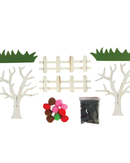 Garden Deco Fence / Tree / Grass / Gravel