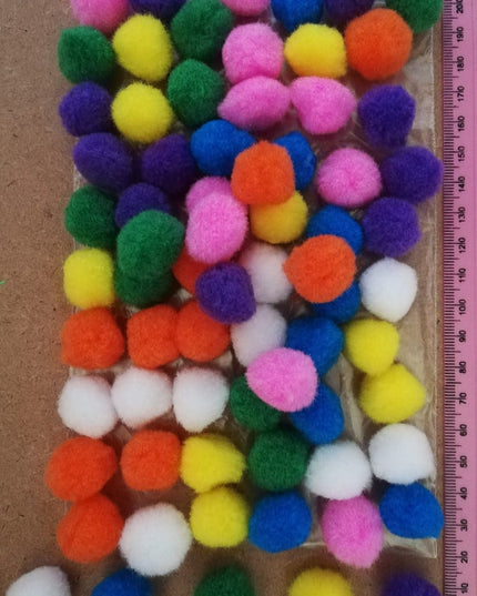 Pom Poms 30mm 50's