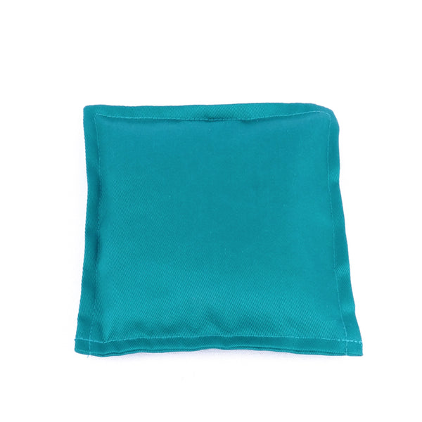 A green bean bag toy designed for educational purposes, measuring 11.5cm x 11.5cm.
